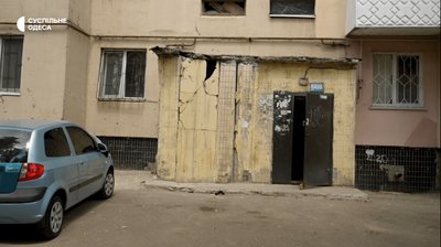 "Своїми силами все робимо": як живе одеська багатоповерхівка через рік після російської атаки "Своїми силами все робимо": як живе одеська багатоповерхівка через рік після російської атаки