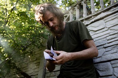 Четверо піхотинців Стрілецького батальйону 57-ї ОМПБр місяць виходили з позицій у Вовчанську Четверо піхотинців Стрілецького батальйону 57-ї ОМПБр місяць виходили з позицій у Вовчанську