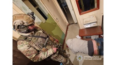 "Хотів збити російський БпЛА": у Чернігові засудили чоловіка, який стріляв з автомата не менше 37 разів "Хотів збити російський БпЛА": у Чернігові засудили чоловіка, який стріляв з автомата не менше 37 разів