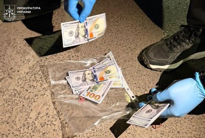 2000 доларів за довідку про догляд: на Львівщині викрили схему ухилення від мобілізації 2000 доларів за довідку про догляд: на Львівщині викрили схему ухилення від мобілізації
