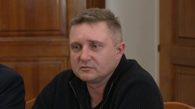 "Вся криза закінчується на кнопці": як пройшла зустріч депутатів щодо вирішення політичної кризи у міськраді Чернігова "Вся криза закінчується на кнопці": як пройшла зустріч депутатів щодо вирішення політичної кризи у міськраді Чернігова