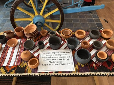 Від 257 майстрів до двох: історія села гончарів на Буковині Від 257 майстрів до двох: історія села гончарів на Буковині