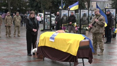 Із 33-річним добровольцем Миколою Усенком попрощались у Рівному Із 33-річним добровольцем Миколою Усенком попрощались у Рівному