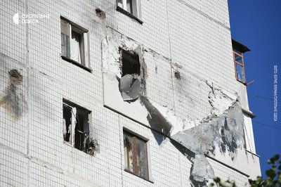 «Машина посічена шрапнеллю»: РФ атакувала житловий будинок в Одесі «Машина посічена шрапнеллю»: РФ атакувала житловий будинок в Одесі