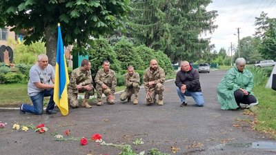 Воював у найгарячіших точках: на Черкащині попрощалися із захисником Воював у найгарячіших точках: на Черкащині попрощалися із захисником