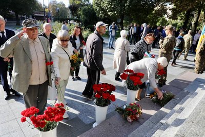 У Кременчуці у День вигнання з міста нацистських окупантів вшанували пам’ять загиблих