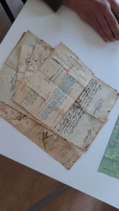 До Шевченківського гаю привезли комору, яка стане частиною гуцульського двору До Шевченківського гаю привезли комору, яка стане частиною гуцульського двору
