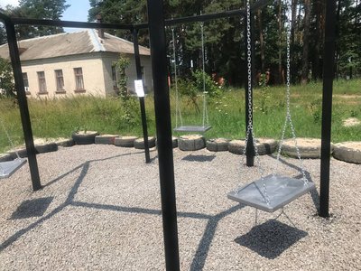 Облаштування території біля покинутого будинку Облаштування території біля покинутого будинку