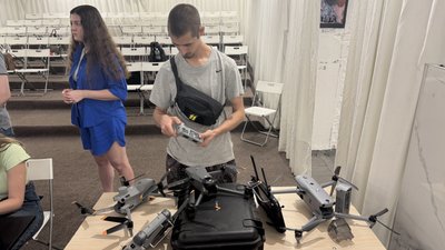 "Бомбери, FPV та розвіддрони": у Миколаєві цивільним розповіли про безпілотники "Бомбери, FPV та розвіддрони": у Миколаєві цивільним розповіли про безпілотники