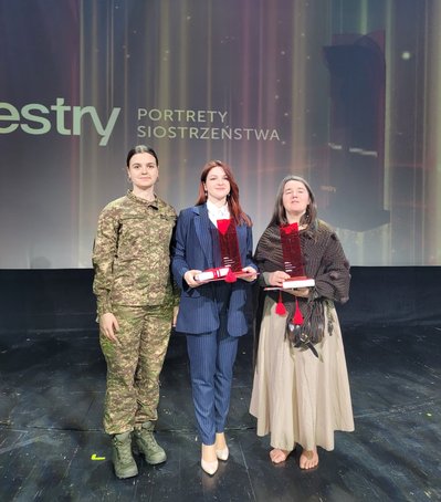 Мар'яна Мамонова з Рівненщини отримала премію "Портрети Сестринства" у Варшаві Мар'яна Мамонова з Рівненщини отримала премію "Портрети Сестринства" у Варшаві