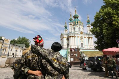 Скільки потрібно іноземних художників, щоб підтримати українське мистецтво? Скільки потрібно іноземних художників, щоб підтримати українське мистецтво?