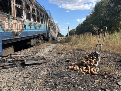 Удари РФ по потягах на Сумщині: що розповіли очевидці Удари РФ по потягах на Сумщині: що розповіли очевидці