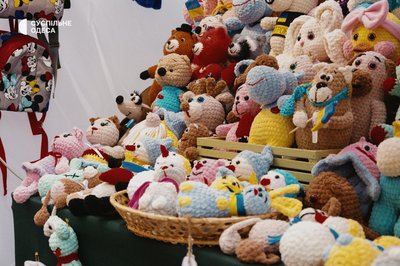 Німецькі ковбаски та глінтвейн: в Одесі відзначили Різдво ярмарком Німецькі ковбаски та глінтвейн: в Одесі відзначили Різдво ярмарком