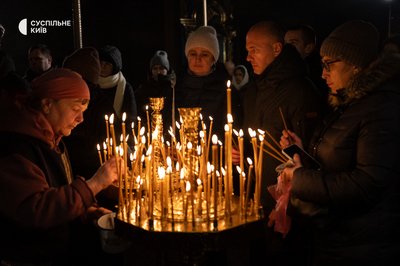 У Києві в Михайлівському соборі віряни зібралися на різдвяний Святвечір У Києві в Михайлівському соборі віряни зібралися на різдвяний Святвечір