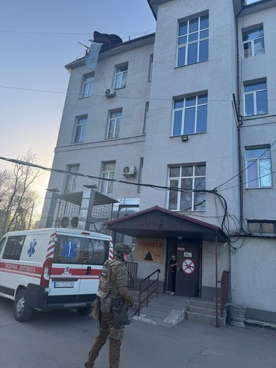 "Ми останні виходимо з міста": у Костянтинівці лікарня припинила прийом пацієнтів "Ми останні виходимо з міста": у Костянтинівці лікарня припинила прийом пацієнтів