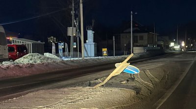 Працівник ТЦК вчинив ДТП на Тернопільщині, протаранив авто поліцейських, збив дорожній знак, Бережани, Тернопільщині, 18 лютого 2026 року Працівник ТЦК вчинив ДТП на Тернопільщині, протаранив авто поліцейських, збив дорожній знак, Бережани, Тернопільщині, 18 лютого 2026 року