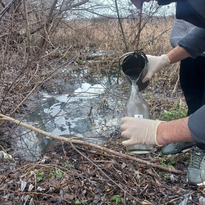 Водоканал на Київщині забруднює хімікатами притоку річки Рось — екологи Водоканал на Київщині забруднює хімікатами притоку річки Рось — екологи