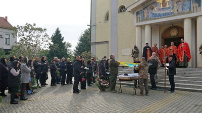 У Мукачеві попрощалися із військовослужбовцем Андрієм Телінгером У Мукачеві попрощалися із військовослужбовцем Андрієм Телінгером