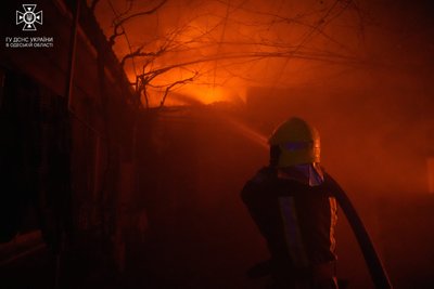 В Одеському районі горів будинок: площа займання склала 250 квадратних метрів В Одеському районі горів будинок: площа займання склала 250 квадратних метрів