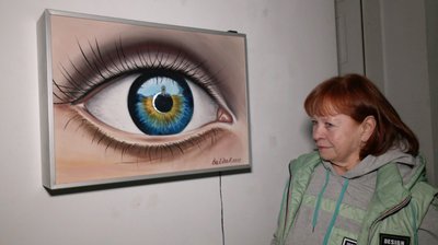 У Луцьку відкрили виставку художніх робіт художниці, яка мешкає в США У Луцьку відкрили виставку художніх робіт художниці, яка мешкає в США