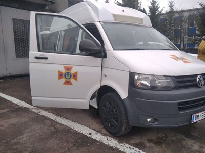 Волонтери передали автівку швидкої житомирським піротехнікам з рятувальної служби Волонтери передали автівку швидкої житомирським піротехнікам з рятувальної служби