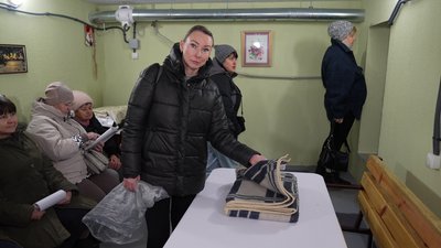 Херсон без тепла. Як гріються жителі 470 будинків, які через обстріли РФ залишились без опалення Херсон без тепла. Як гріються жителі 470 будинків, які через обстріли РФ залишились без опалення
