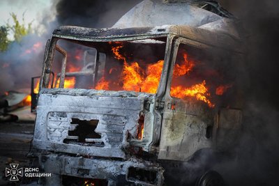 РФ завдала подвійного удару по складах на Одещині: двоє поранених РФ завдала подвійного удару по складах на Одещині: двоє поранених