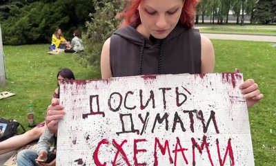 "Хочемо, аби на посаді міністра оборони була ефективна людина". Дніпряни мітингують восьмий день поспіль "Хочемо, аби на посаді міністра оборони була ефективна людина". Дніпряни мітингують восьмий день поспіль