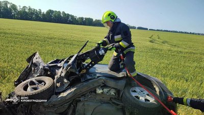 Померли четверо людей: на Кіровоградщині зіткнулись дві машини Померли четверо людей: на Кіровоградщині зіткнулись дві машини