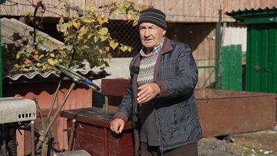 Тварини на Чернігівщині: лелека Бузька 15 років живе у подружжя з Батурина Тварини на Чернігівщині: лелека Бузька 15 років живе у подружжя з Батурина