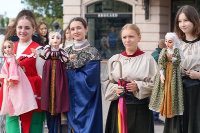 В Ужгороді відкрили міжнародний фестиваль "Інтерлялька" В Ужгороді відкрили міжнародний фестиваль "Інтерлялька"