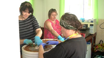 Волонтерська кухня у Козятині: на Вінниччині виготовляють джерки та сухі продукти для оборонців Волонтерська кухня у Козятині: на Вінниччині виготовляють джерки та сухі продукти для оборонців