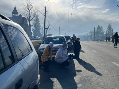 люди на колінах, похорон, степан лех, тернопіль люди на колінах, похорон, степан лех, тернопіль
