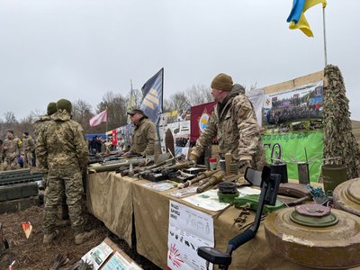 зброя, виставка зброї, макети зброї зброя, виставка зброї, макети зброї