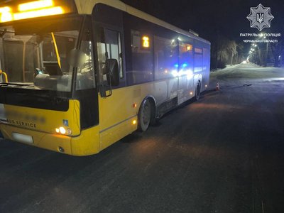 У Черкасах маршрутка зіткнулася з автомобілем: у поліції склали протокол
