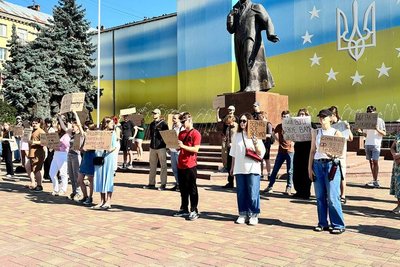 "Не звільняйте Федорова": у Києві та регіонах збираються мирні акції "Не звільняйте Федорова": у Києві та регіонах збираються мирні акції