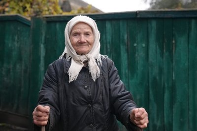 "У своїй хаті вже доживу". Як живуть останні мешканці покинутого села на Сумщині "У своїй хаті вже доживу". Як живуть останні мешканці покинутого села на Сумщині