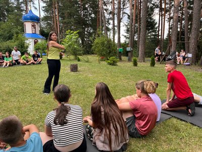 Дитячий табір, "Вірля", діти, гра "Хто зверху?" Дитячий табір, "Вірля", діти, гра "Хто зверху?"