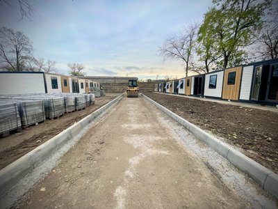 В Одесі встановили десять модульних будинків для переселенців В Одесі встановили десять модульних будинків для переселенців