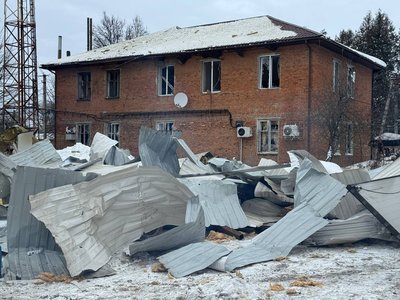 Удар по дорожниках: російські дрони атакували село Береза на Сумщині Удар по дорожниках: російські дрони атакували село Береза на Сумщині