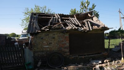 "Мене вкинуло хвилею назад у коридор": жителька села на Кіровоградщині про нічний обстріл "Мене вкинуло хвилею назад у коридор": жителька села на Кіровоградщині про нічний обстріл