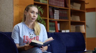 Читати й обговорювати: читацький клуб "Етажерка" організували у Черкасах Читати й обговорювати: читацький клуб "Етажерка" організували у Черкасах