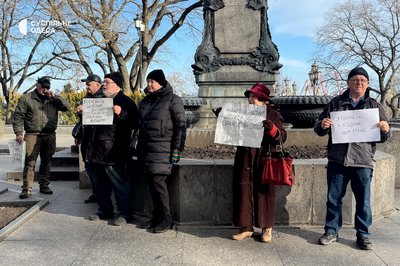 "Символ совісті": в Одесі вимагали повернути пам'ятник Висоцькому "Символ совісті": в Одесі вимагали повернути пам'ятник Висоцькому