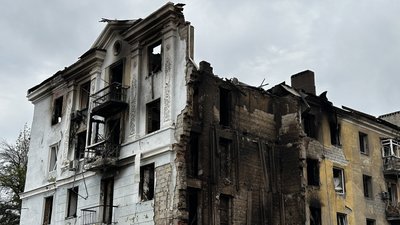 П'ятиповерхівка у центрі Краматорська Донецька область 4 серпня 2025 рік П'ятиповерхівка у центрі Краматорська Донецька область 4 серпня 2025 рік