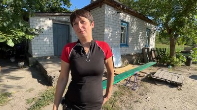 Народили дев'яту дитину та стали дідусем й бабусею: як живе родина з Чернігівщини, чий будинок спалили росіяни Народили дев'яту дитину та стали дідусем й бабусею: як живе родина з Чернігівщини, чий будинок спалили росіяни