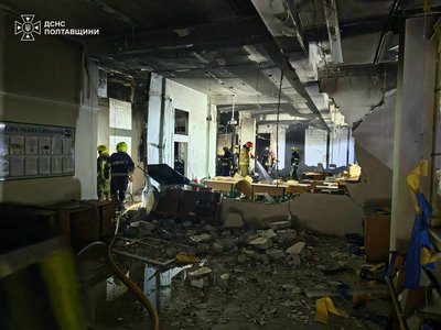 У Кременчуці російський БпЛА влучив в університет: серед травмованих 16-річна дитина У Кременчуці російський БпЛА влучив в університет: серед травмованих 16-річна дитина