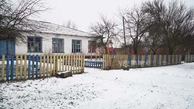 "Тут сім чоловік залишилося". Як живуть в селі Отрішки на Дніпропетровщині, де оголосили примусову евакуацію населення "Тут сім чоловік залишилося". Як живуть в селі Отрішки на Дніпропетровщині, де оголосили примусову евакуацію населення