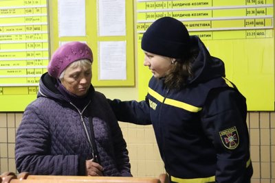 На Житомирщину евакуаційним потягом приїхали ще 58 вимушених переселенців з Донеччини На Житомирщину евакуаційним потягом приїхали ще 58 вимушених переселенців з Донеччини