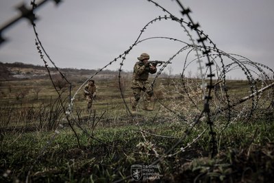 Найбільше закуповують колючого дроту: скільки грошей витратили на Донеччині на оборону у квітні Найбільше закуповують колючого дроту: скільки грошей витратили на Донеччині на оборону у квітні