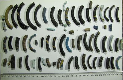 Фрагменти скляних браслетів Фрагменти скляних браслетів
